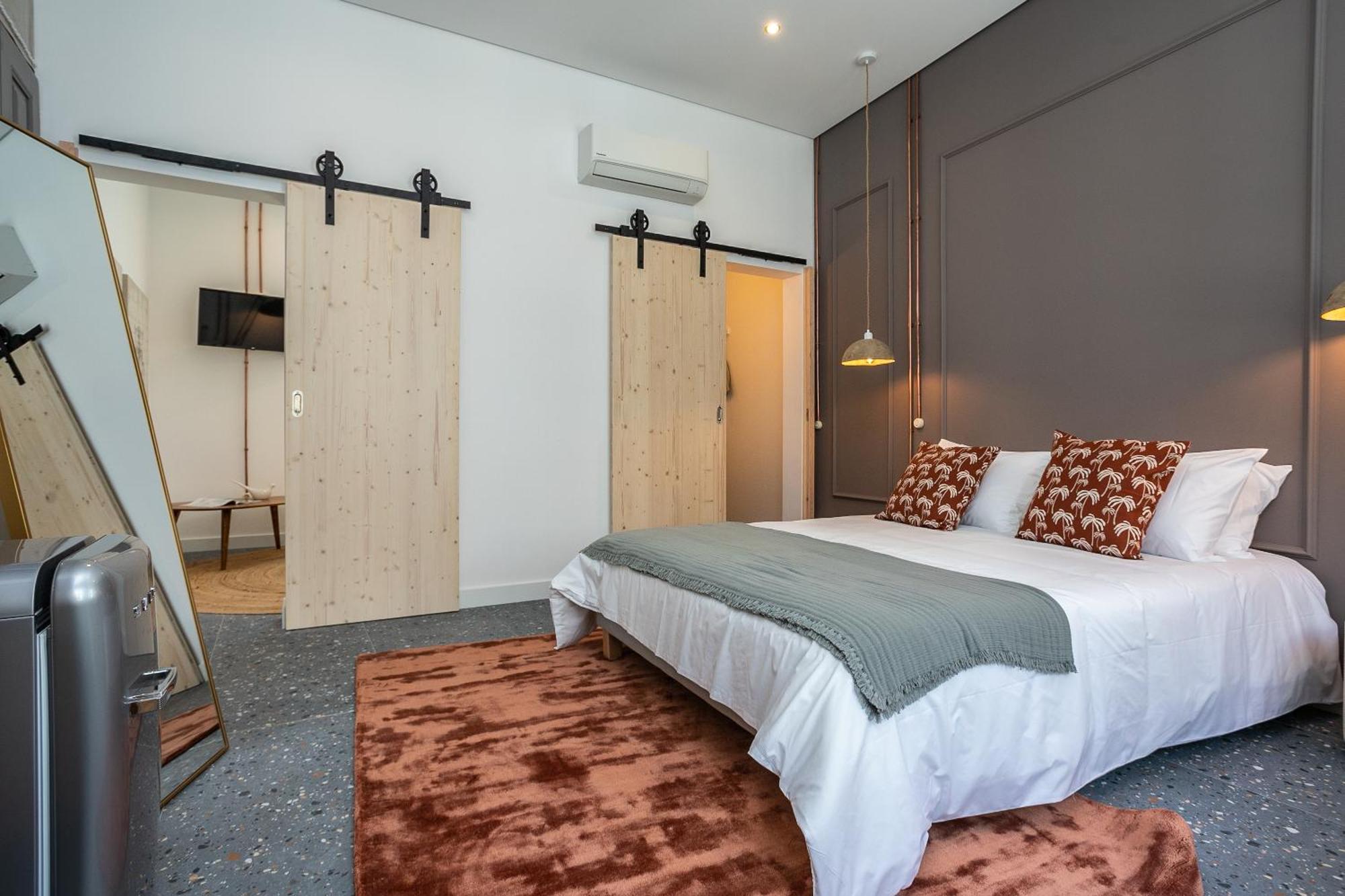 Dona Simone Boutique Suites & Studios - By @ Rita'S Place Фаро Екстериор снимка