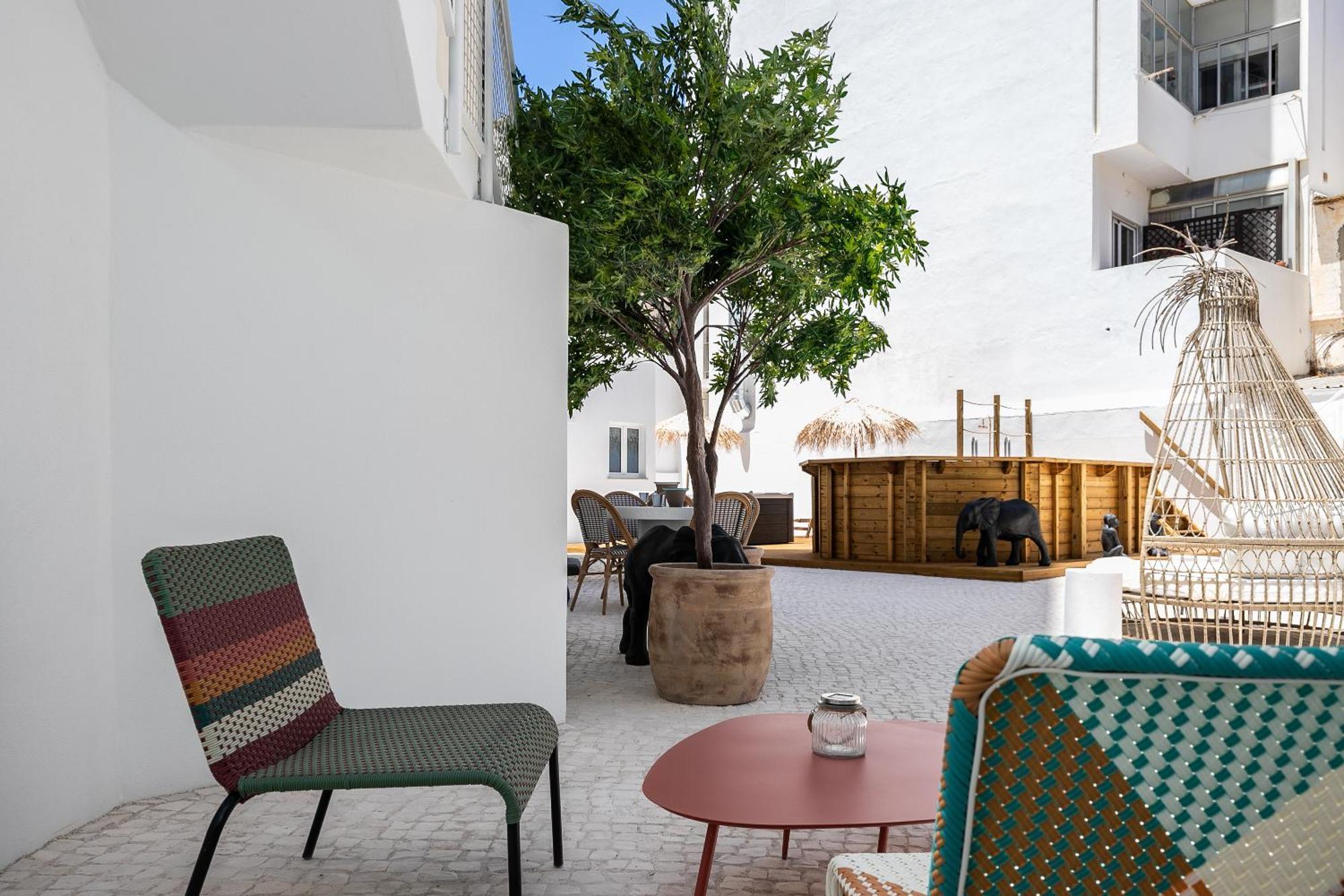 Dona Simone Boutique Suites & Studios - By @ Rita'S Place Фаро Екстериор снимка