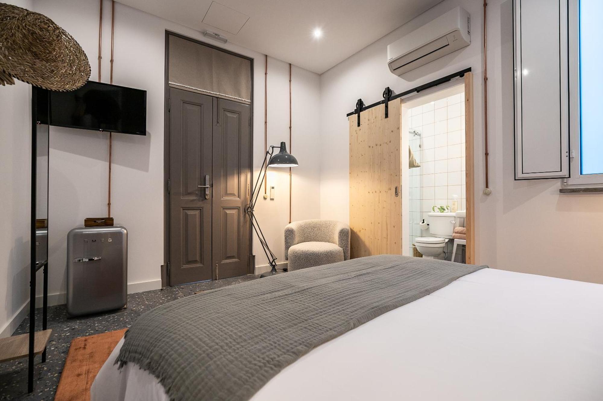 Dona Simone Boutique Suites & Studios - By @ Rita'S Place Фаро Екстериор снимка